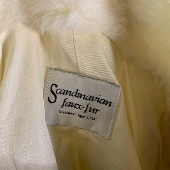 Scandinavian Faux Fur Vintage Coat - Picture 6 of 9